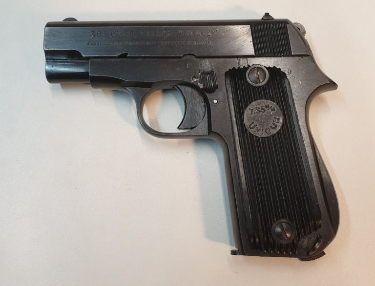 UNIQUE RR51 « POLICE » CAL.7,65 (VENDU) Armurerie Safari UNIQUE RR51 « POLICE » CAL.7,65 (VENDU) Armurerie Safari