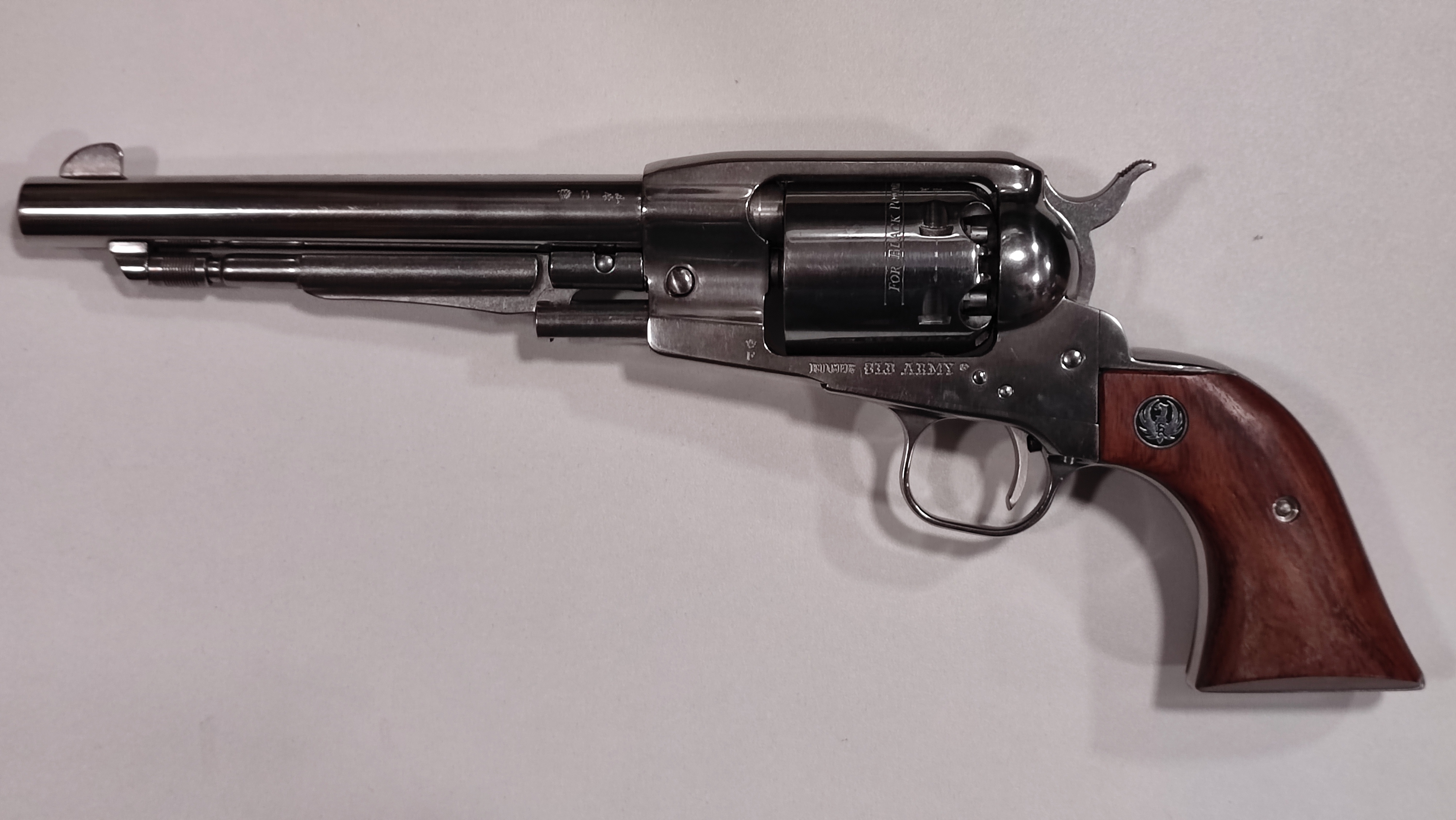 Revolvers poudre noire, neufs et occasion